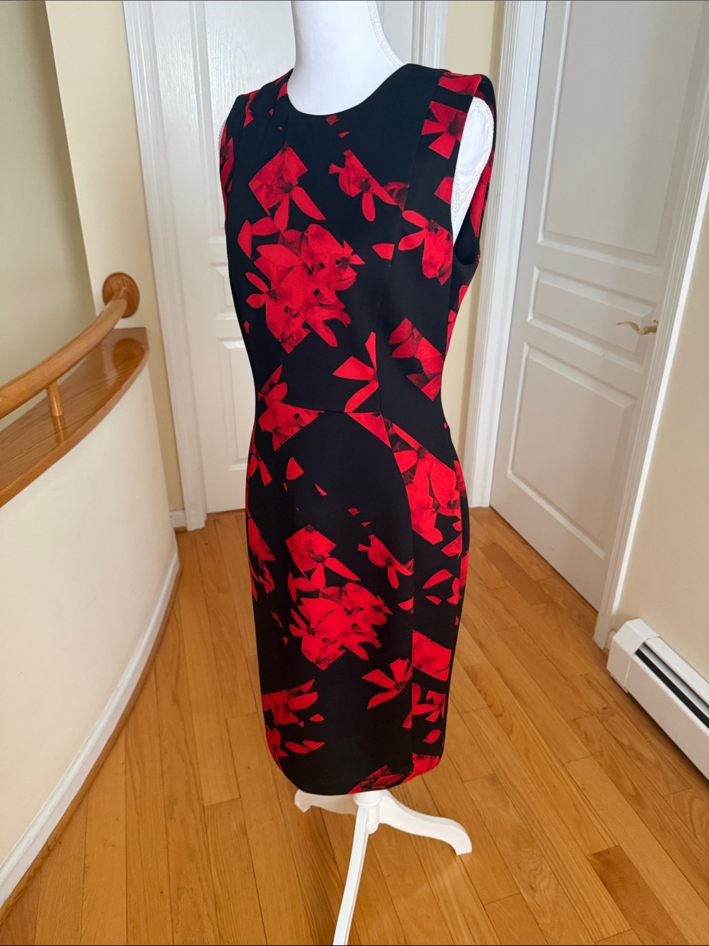 Karl Lagerfeld Black Midi sleeveless Dress with Red Floral Pattern zipper - Picture 4 of 13